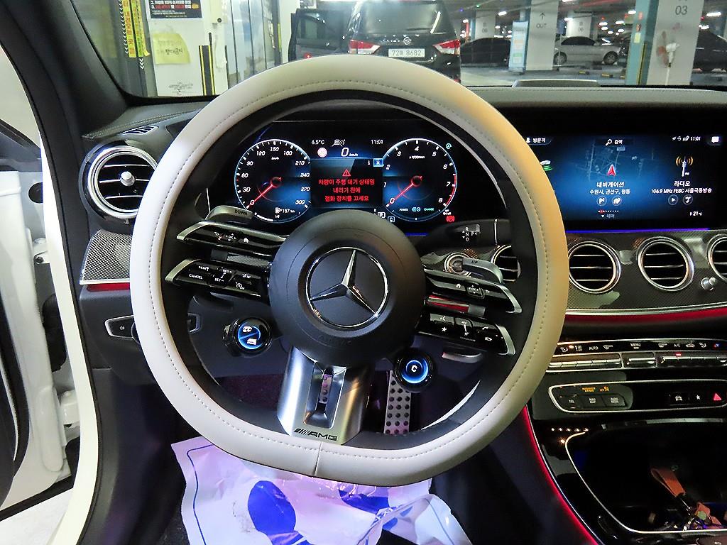 Mercedes Benz E class - Vista 8