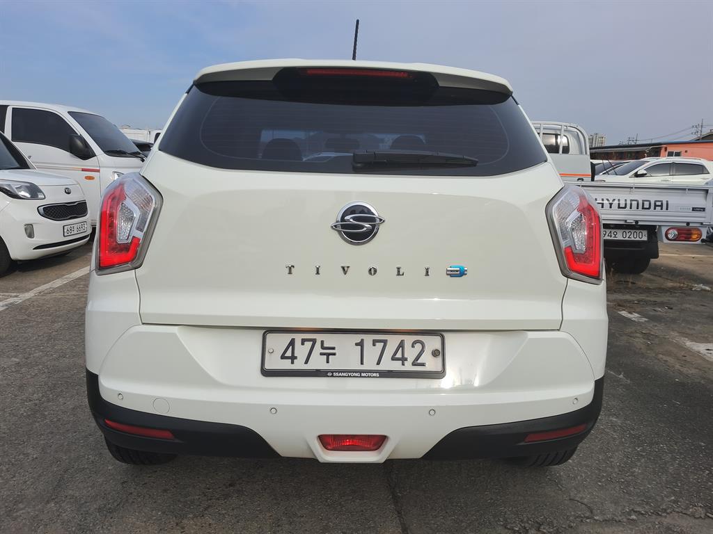 Ssangyong Tivoli - Vista 4