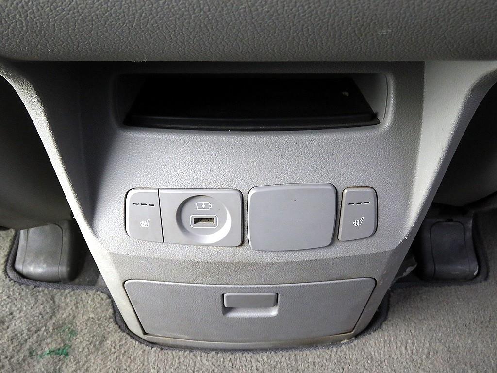 KIA Carnival - Vista 9