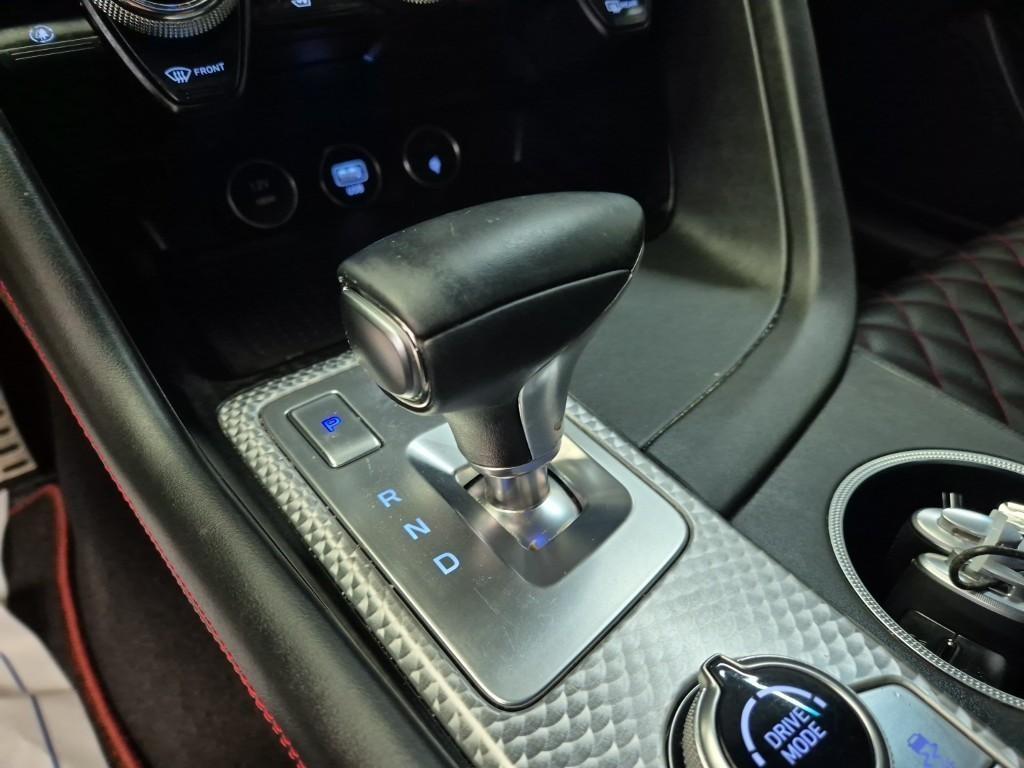 Genesis G70 - Vista 12