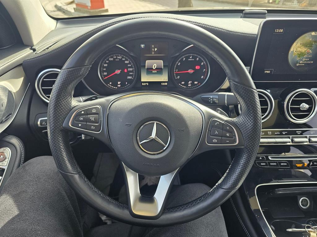 Mercedes Benz GLC Class 2019 Negro - Importación desde Corea - HF Imports Iquique - Foto 13