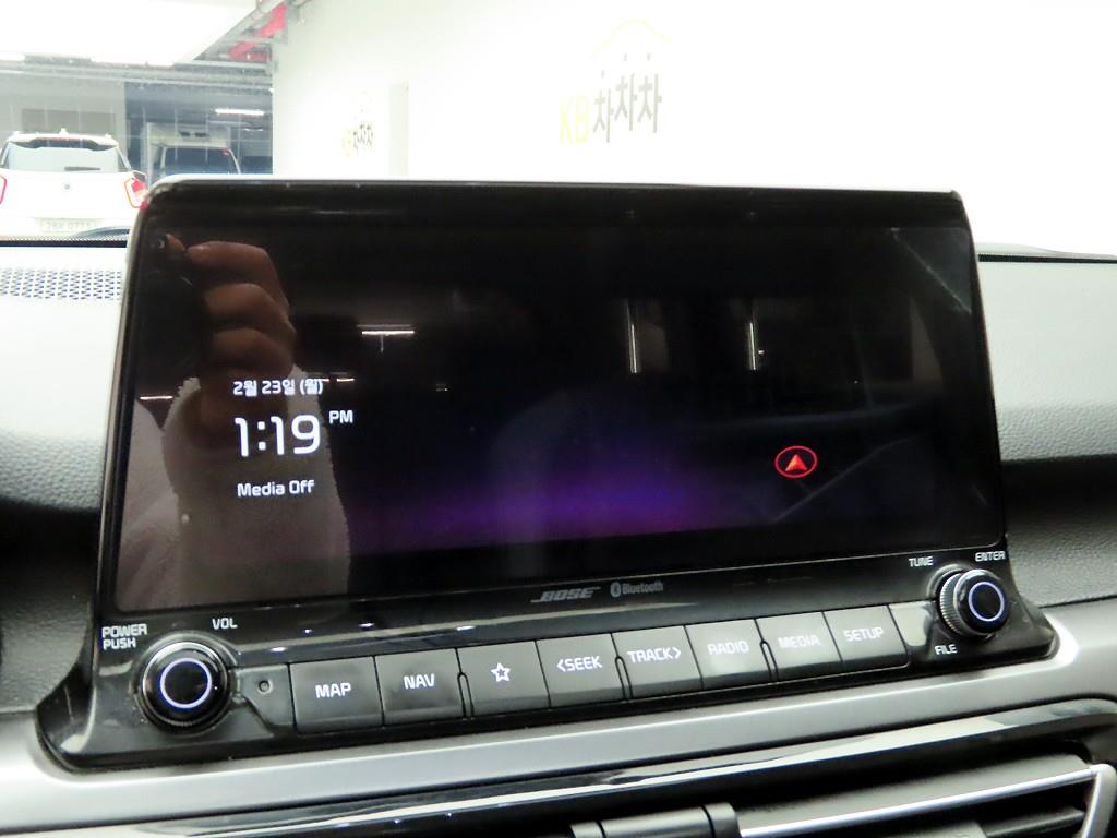 KIA Seltos - Vista 8