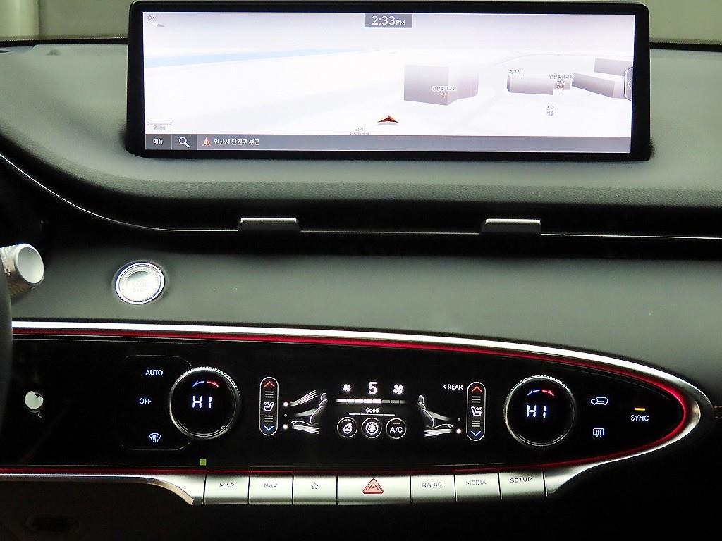 Genesis GV70 - Vista 12