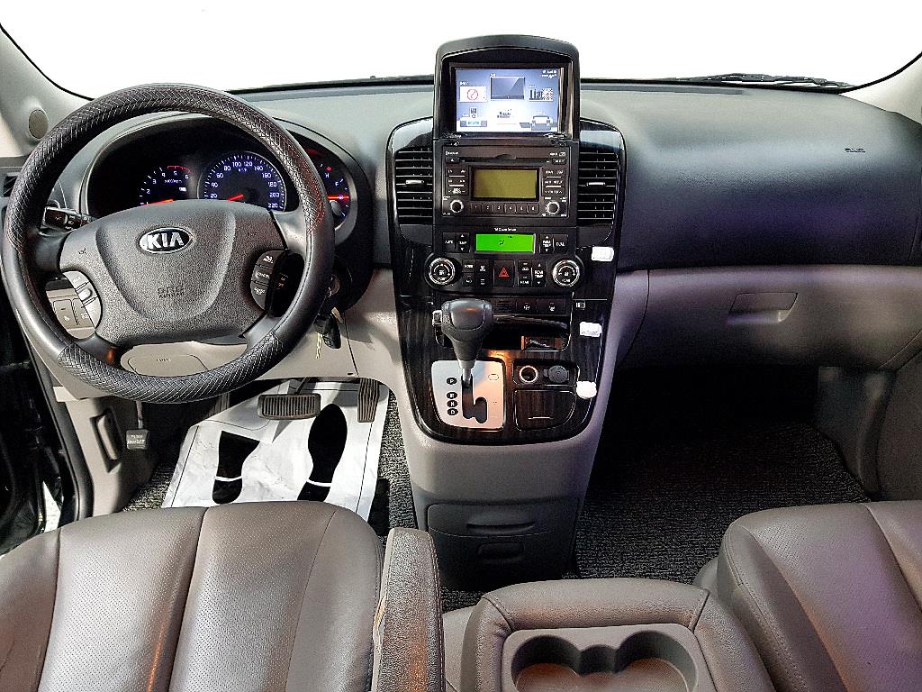 KIA Carnival - Vista 5