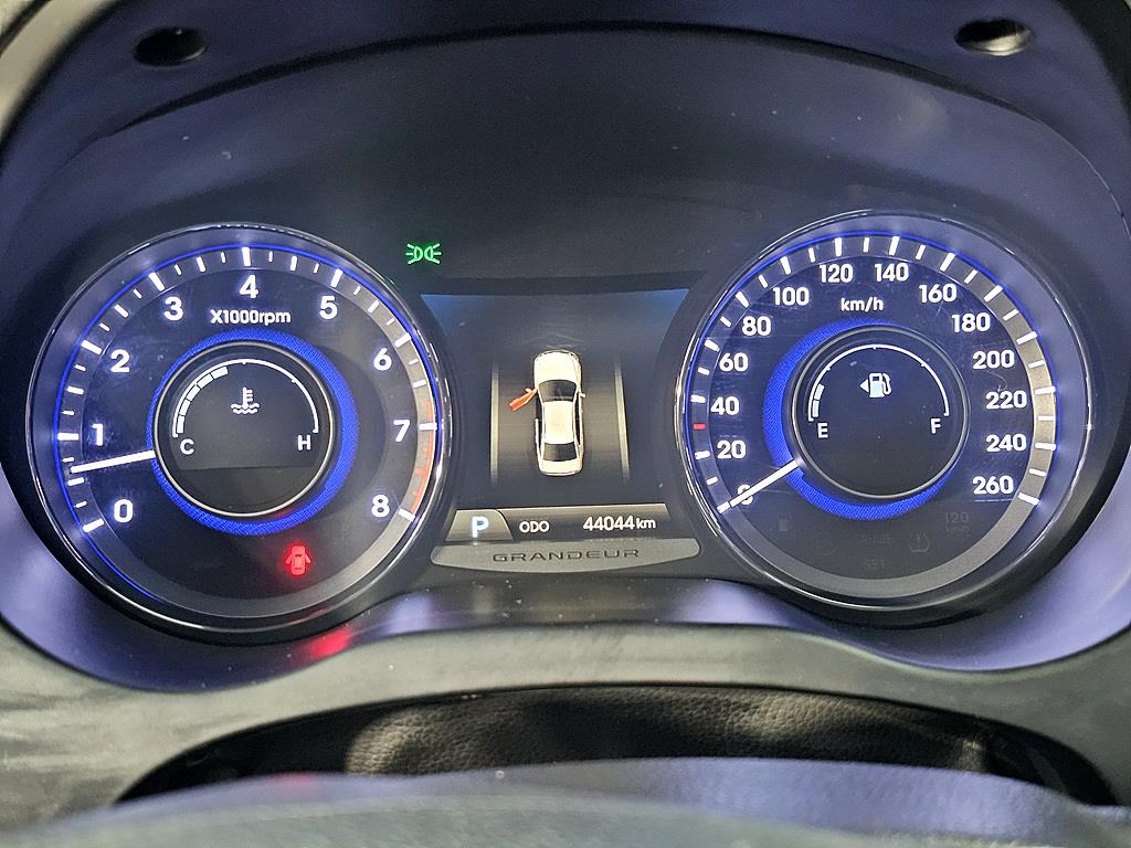 HYUNDAI Grandeur - Vista 7