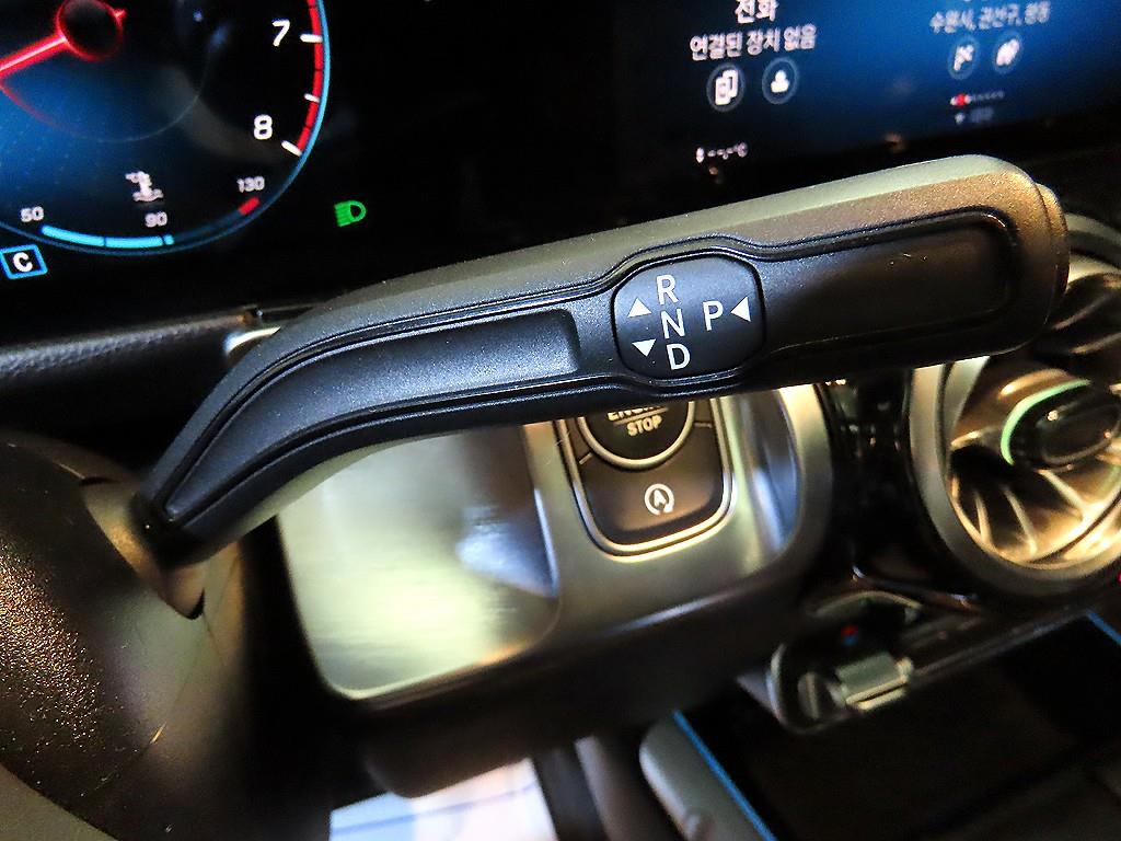 Mercedes Benz GLB Class - Vista 12