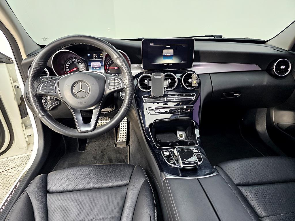 Mercedes Benz C Class - Vista 5