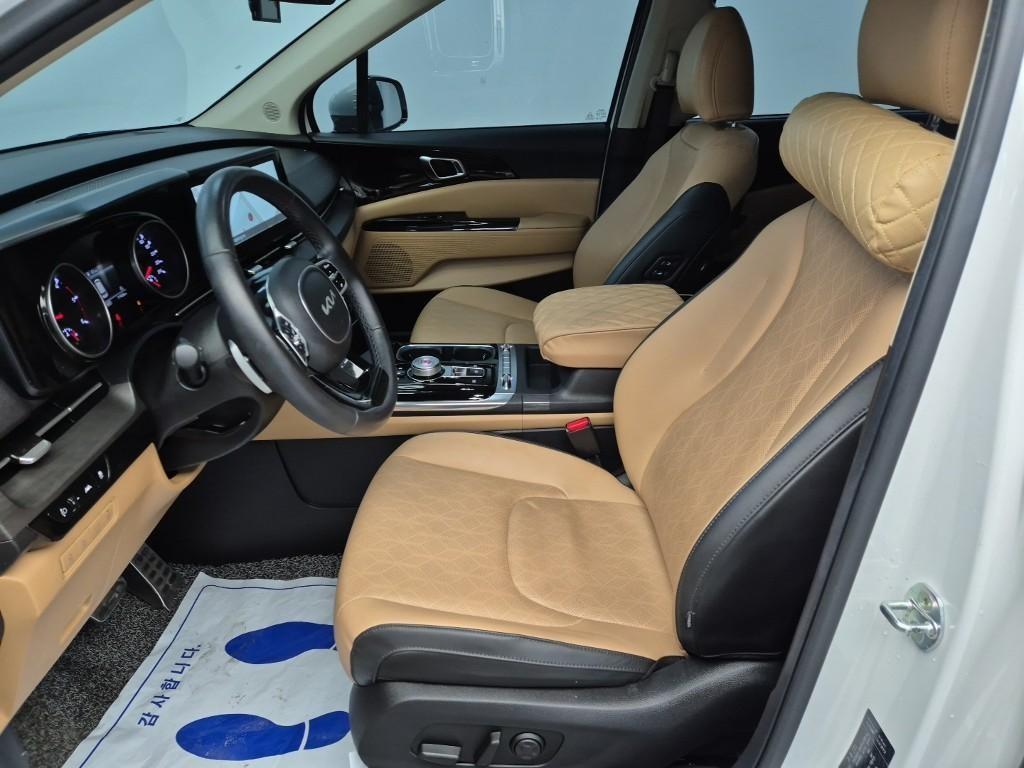 KIA Carnival - Vista 11