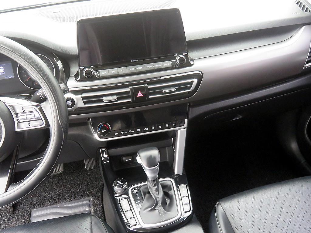 KIA Seltos - Vista 10