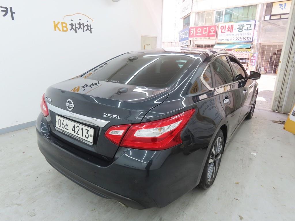 Nissan Altima - Vista 3