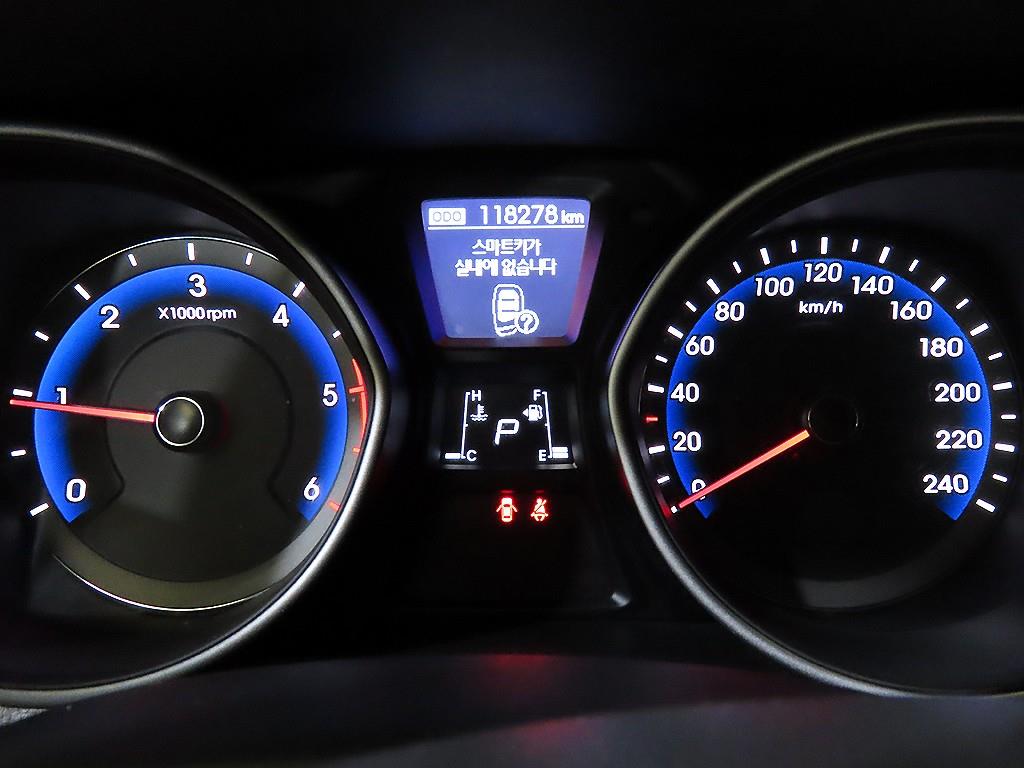 HYUNDAI i30 - Vista 9