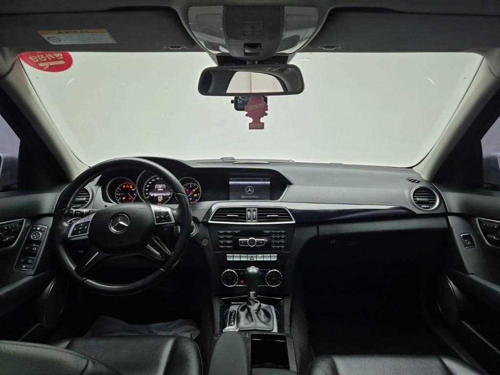 Mercedes Benz C Class - Vista 7