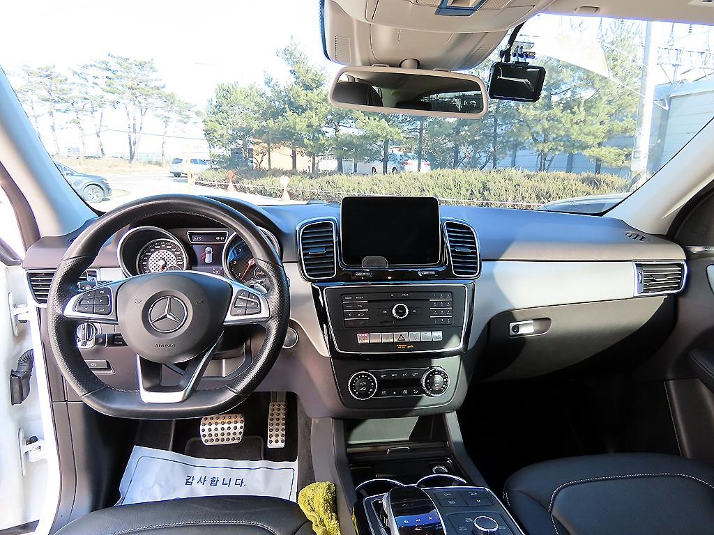 Mercedes Benz GLE Class - Vista 7