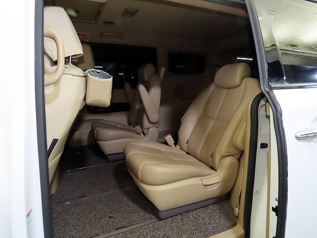 KIA Carnival - Vista 7