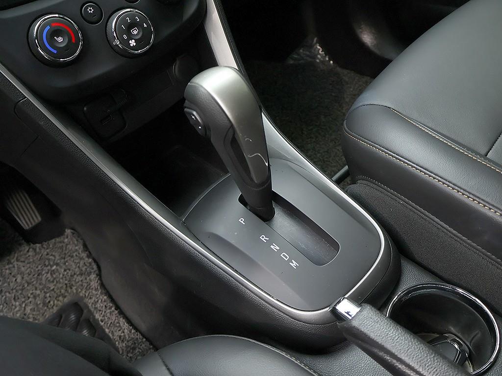 Chevrolet Trax 2018 Gris - Importación desde Corea - HF Imports Iquique - Foto 10