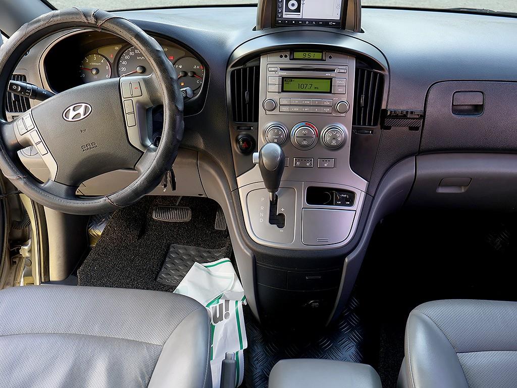 HYUNDAI Starex - Vista 9