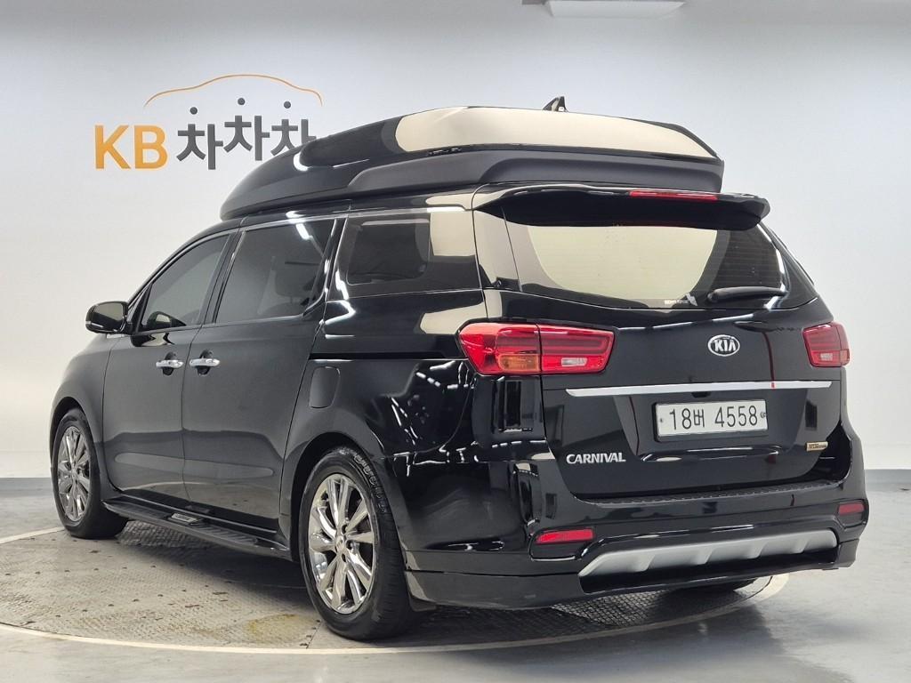 KIA Carnival - Vista 2