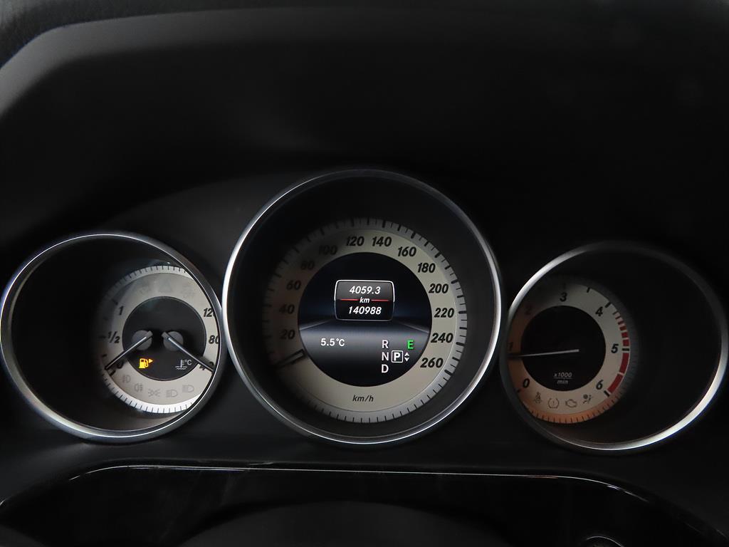 Mercedes Benz E class - Vista 9