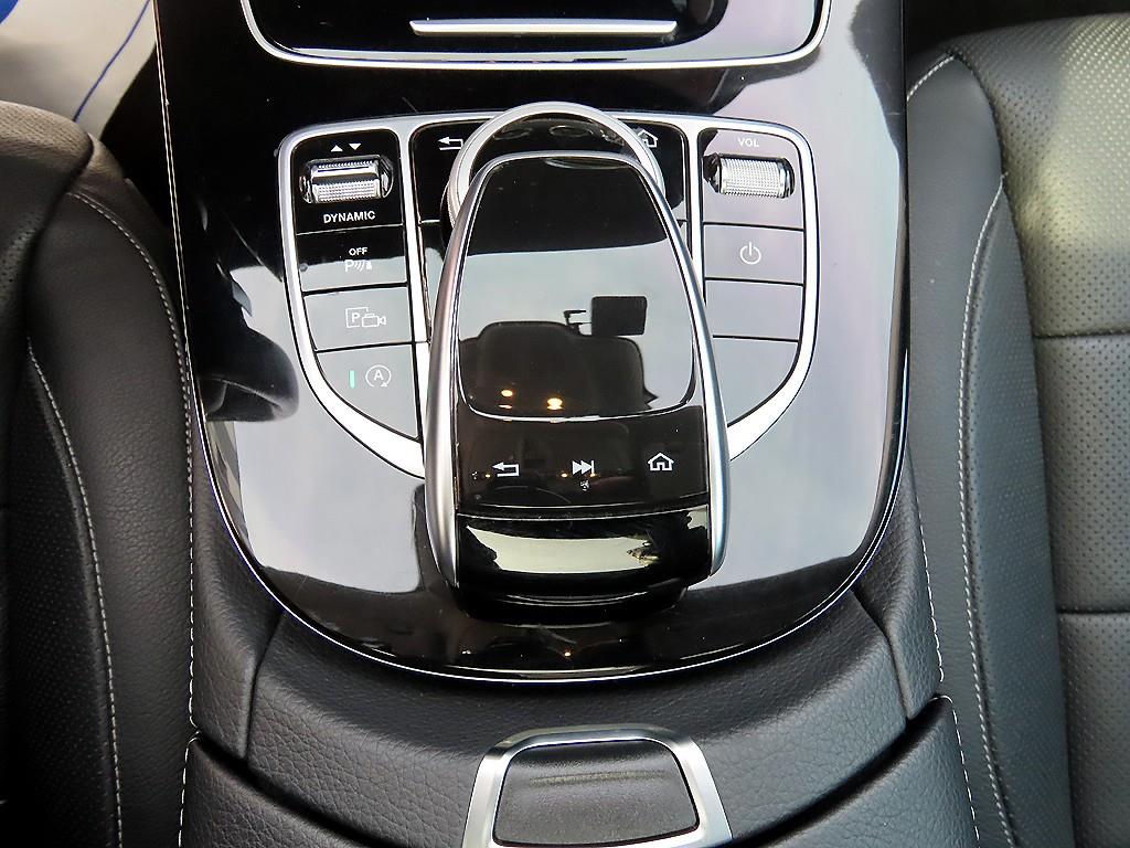 Mercedes Benz E class - Vista 12