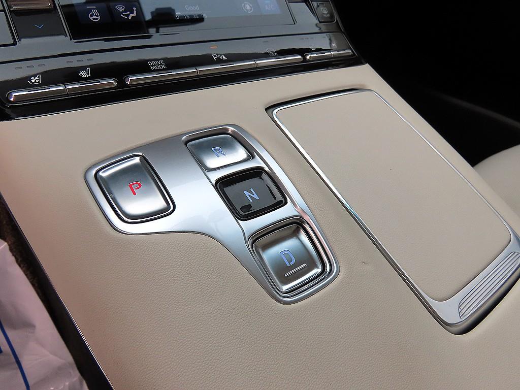 HYUNDAI Grandeur - Vista 11