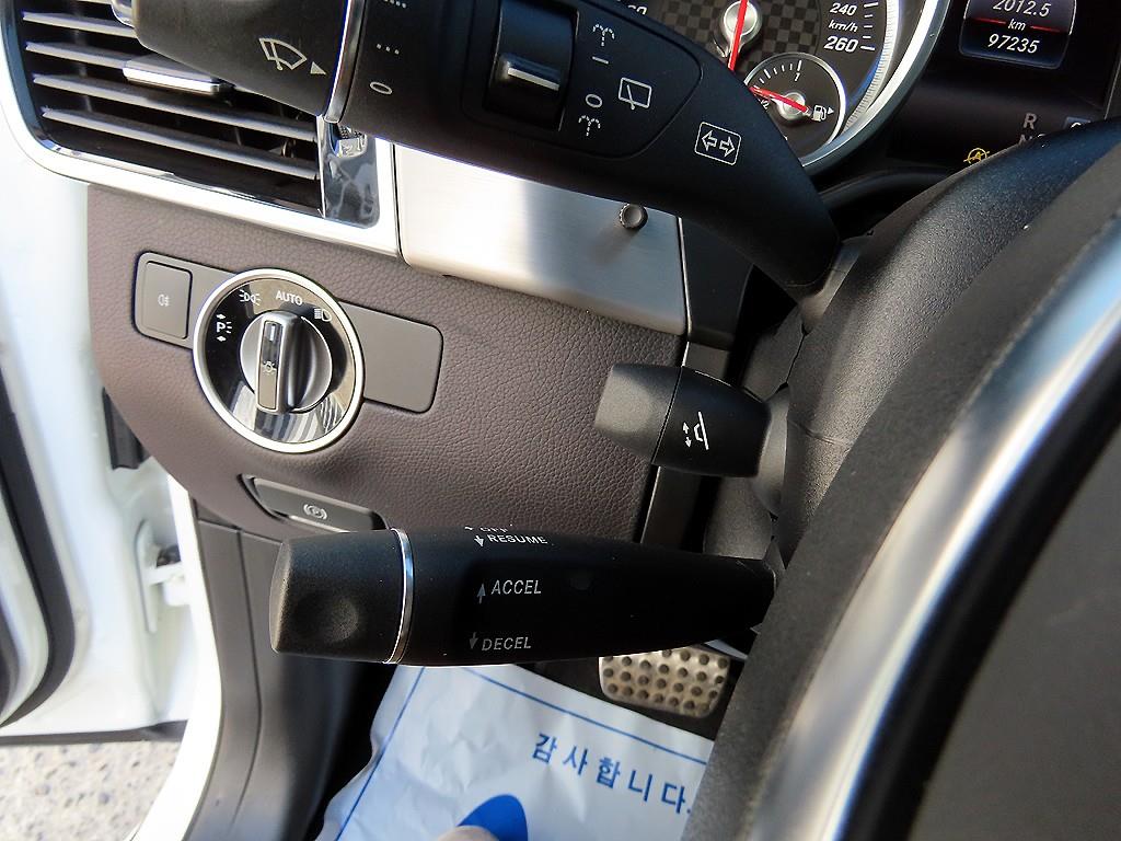 Mercedes Benz GLE Class - Vista 12