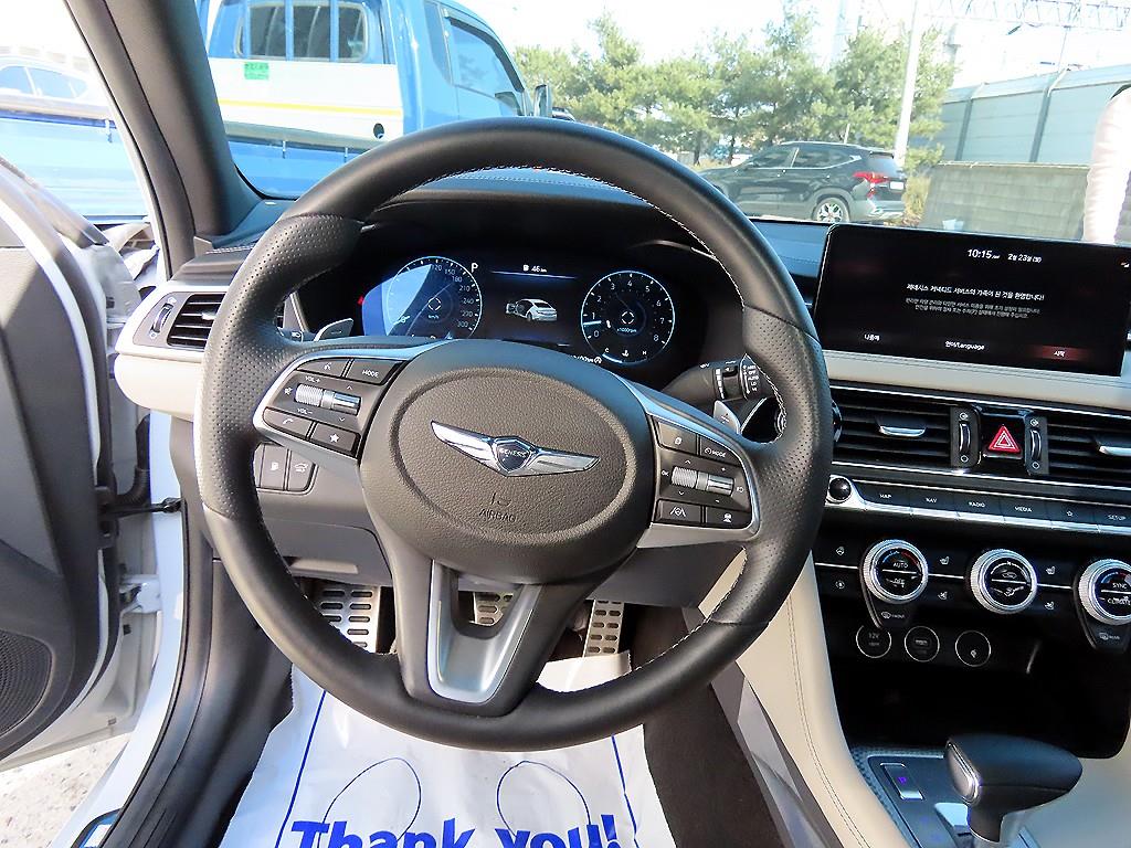 Genesis G70 - Vista 8