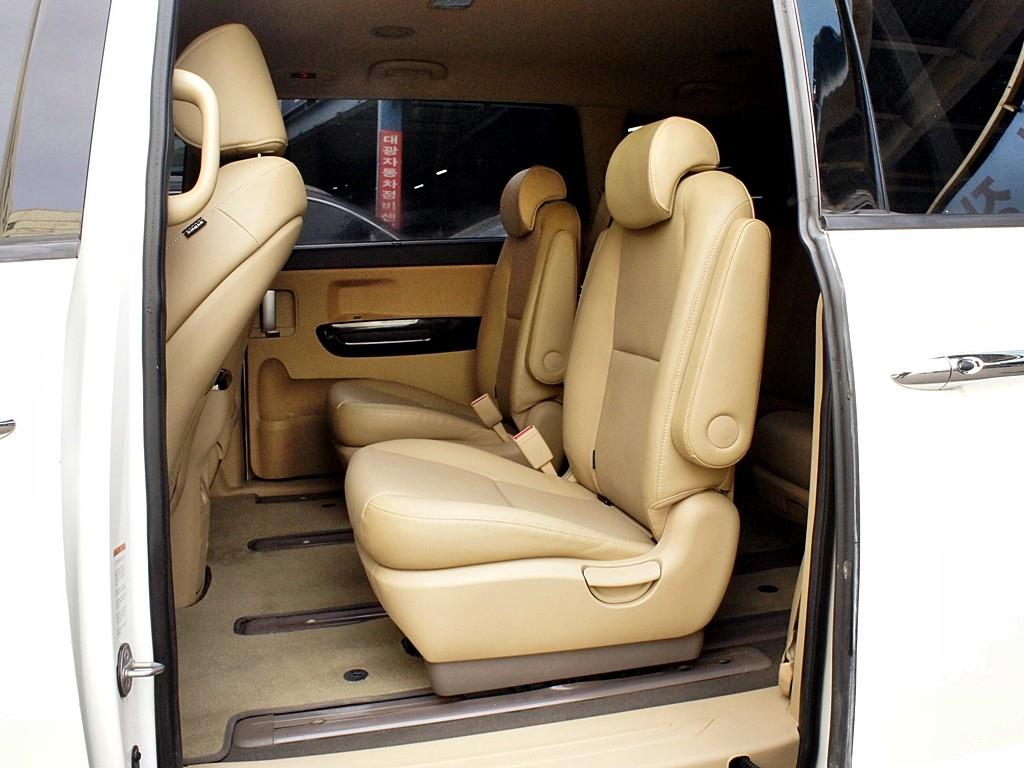 KIA Carnival - Vista 10