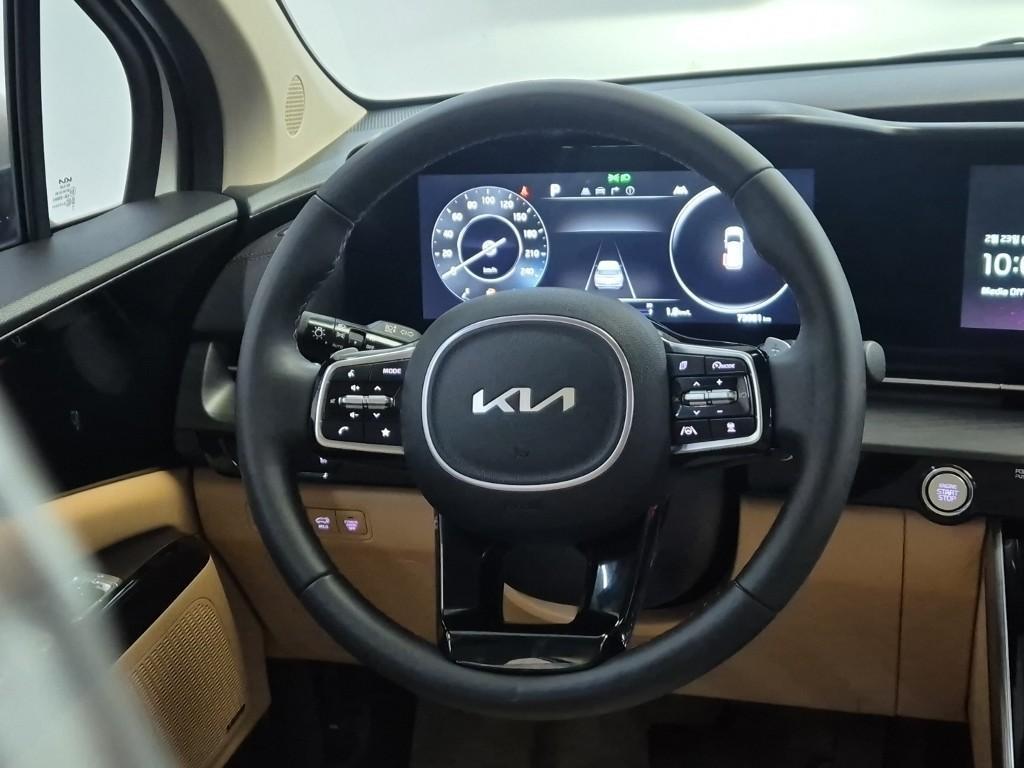 KIA Carnival - Vista 9
