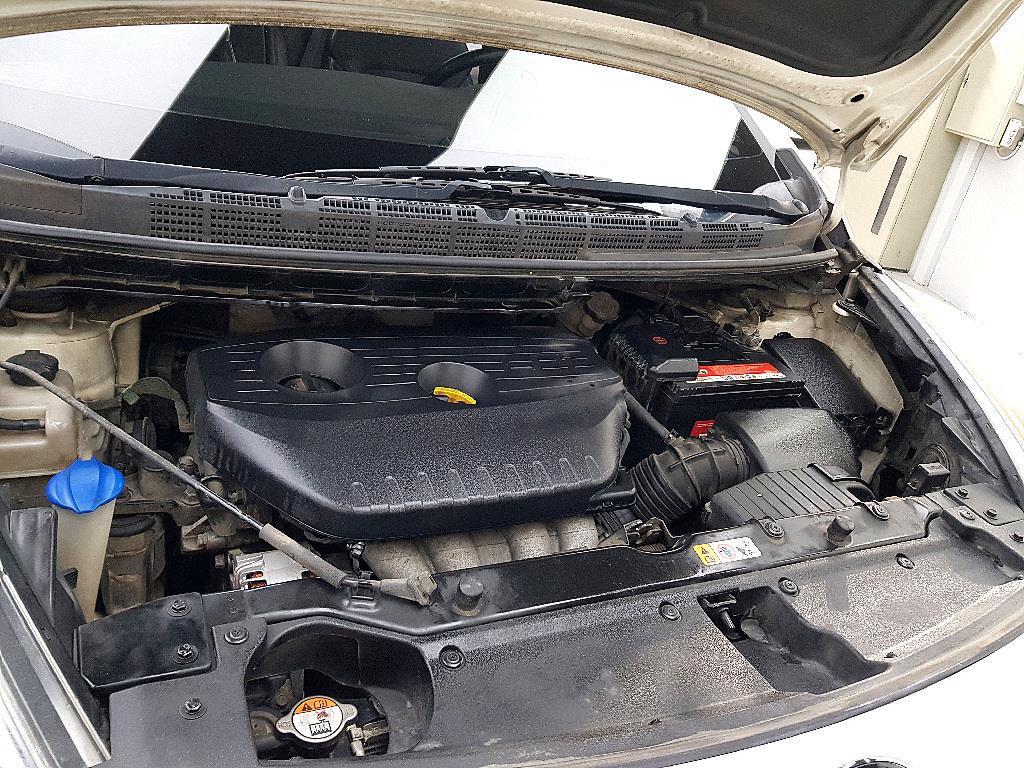 KIA Carens - Vista 6