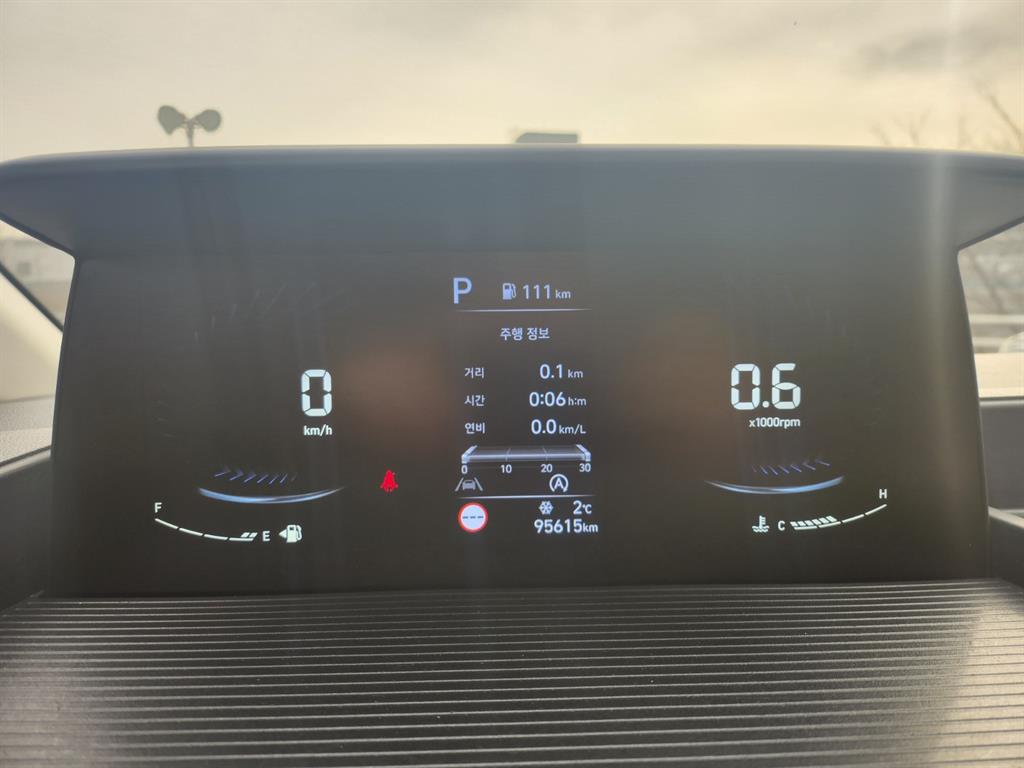 HYUNDAI Staria - Vista 5