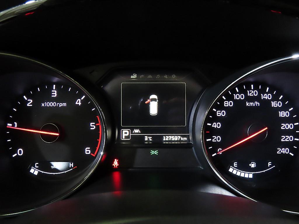 KIA Carnival - Vista 9