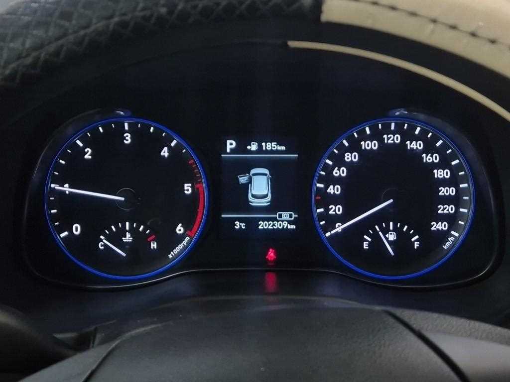 HYUNDAI Kona - Vista 6