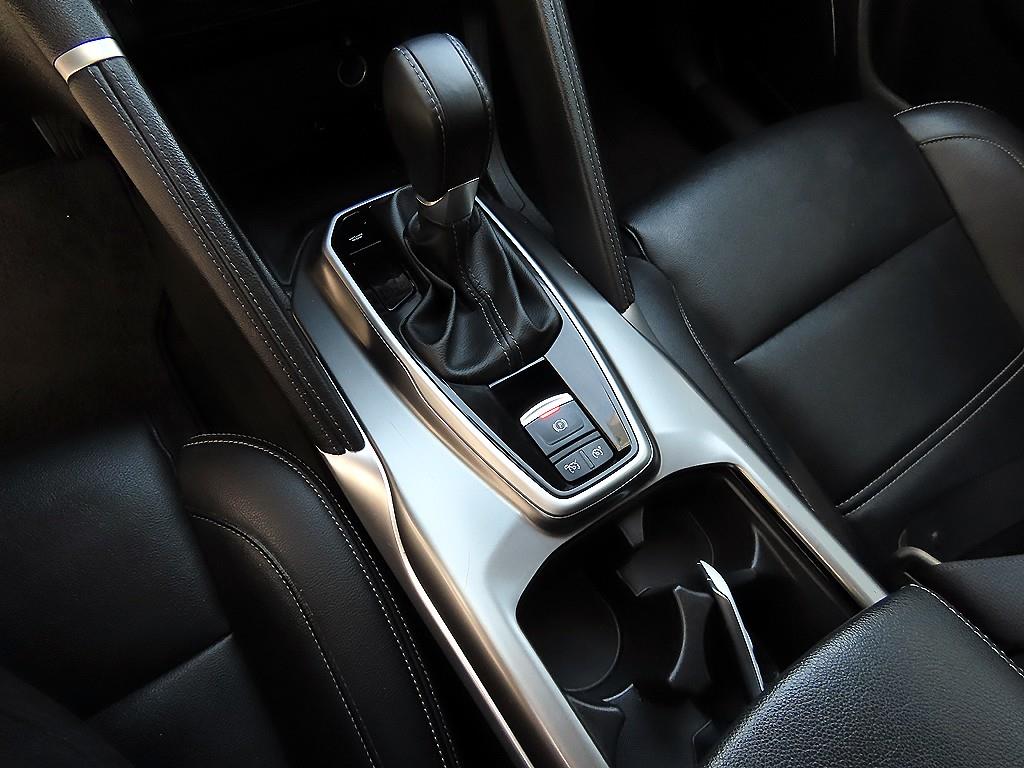 SAMSUNG QM6 - Vista 10