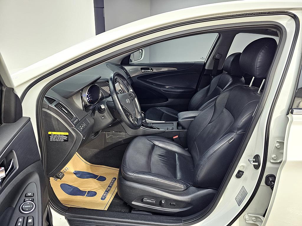 HYUNDAI Sonata - Vista 8