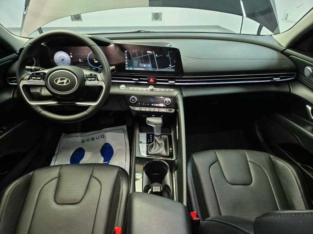 HYUNDAI Avante - Vista 7