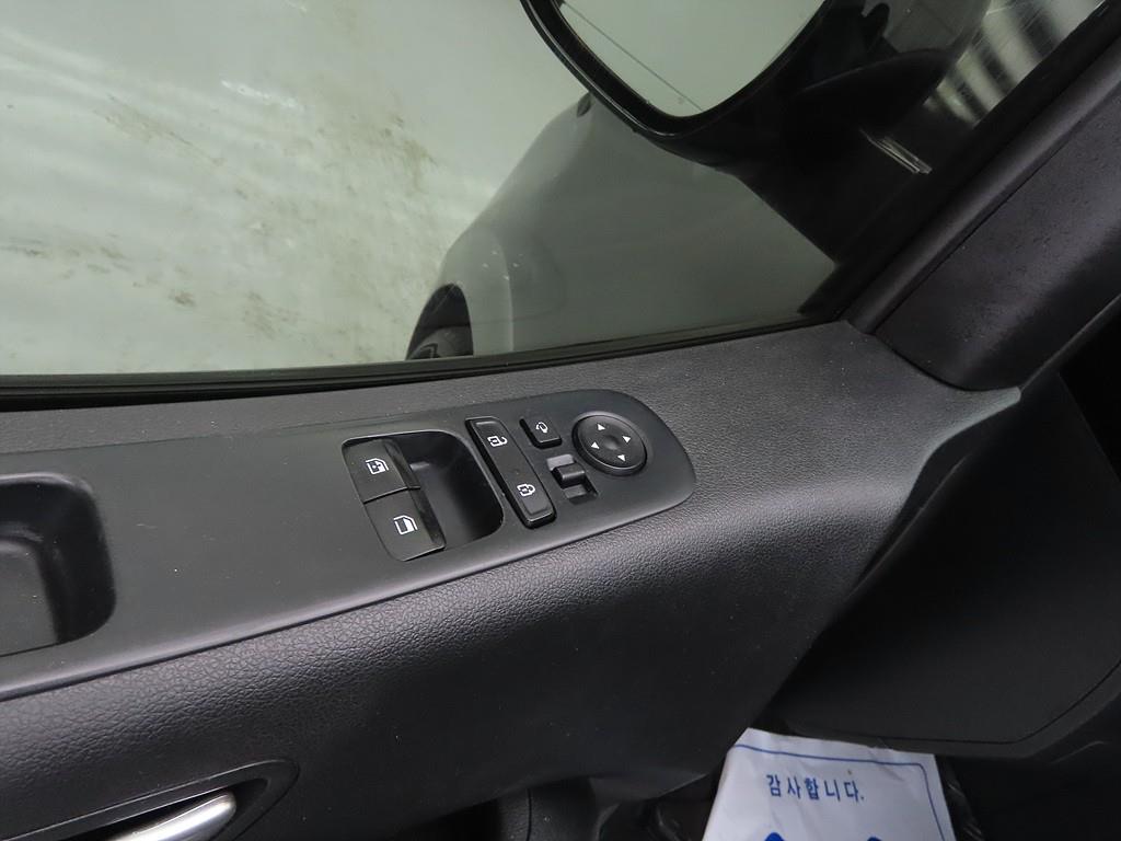 HYUNDAI Staria 2023 Plateado - Importación desde Corea - HF Imports Iquique - Foto 14