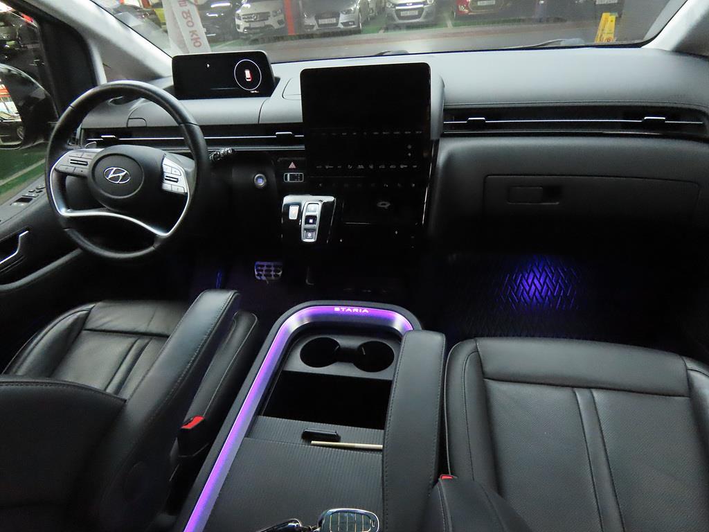 HYUNDAI Staria - Vista 8