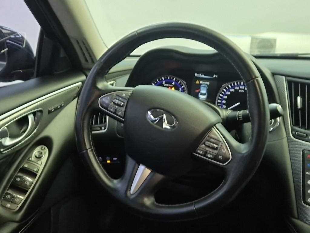 Infiniti Q - Vista 9