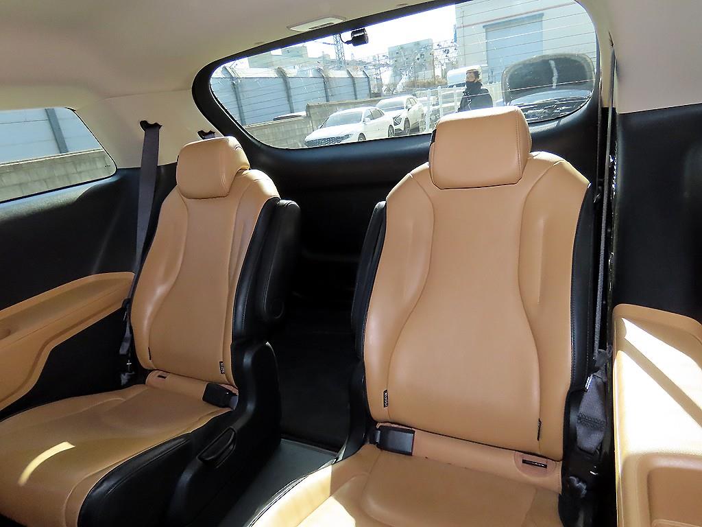 KIA Carnival - Vista 7