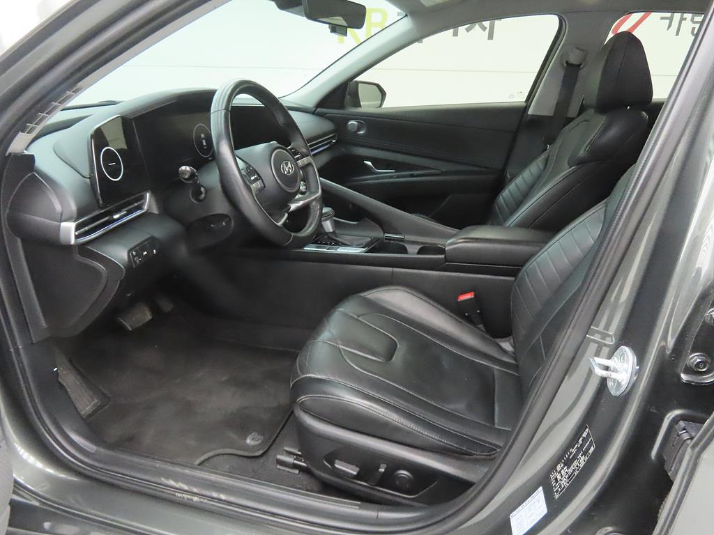 HYUNDAI Avante - Vista 5