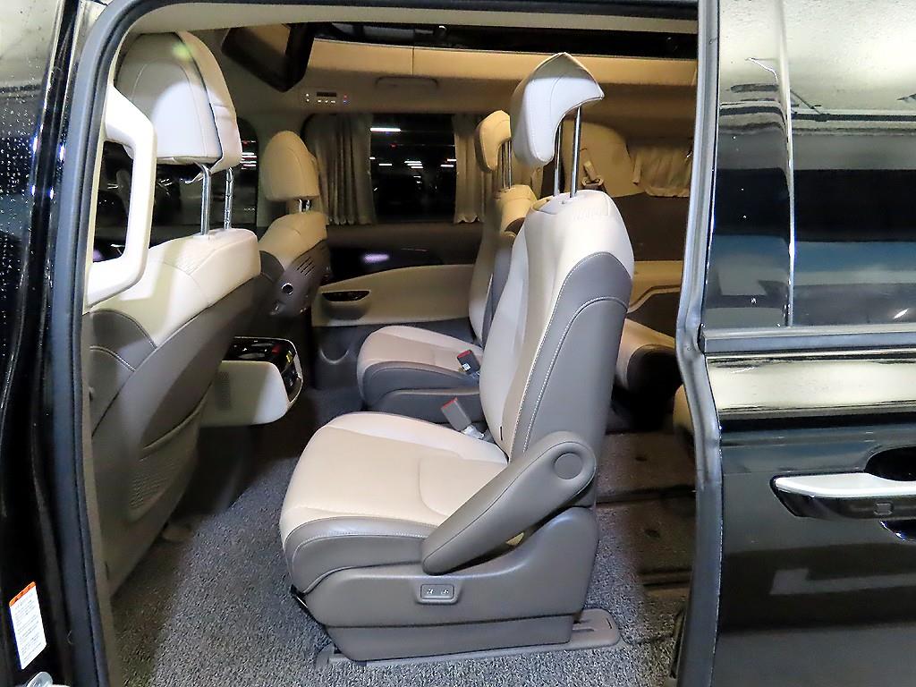 KIA Carnival - Vista 7