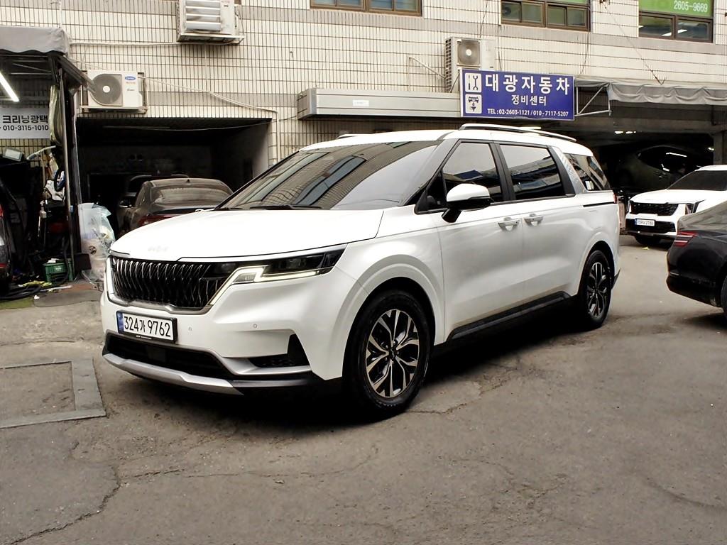 KIA Carnival - Vista 3