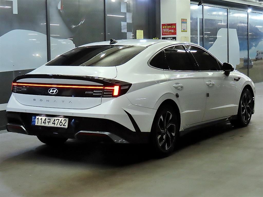 HYUNDAI Sonata - Vista 4