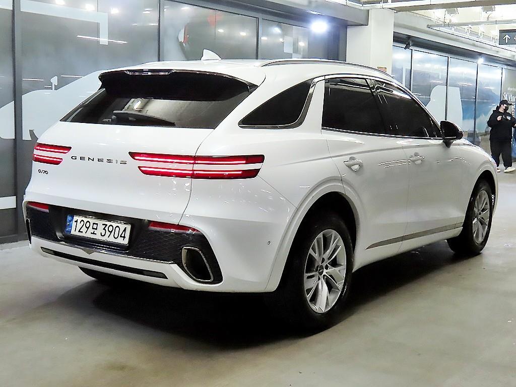 Genesis GV70 - Vista 4