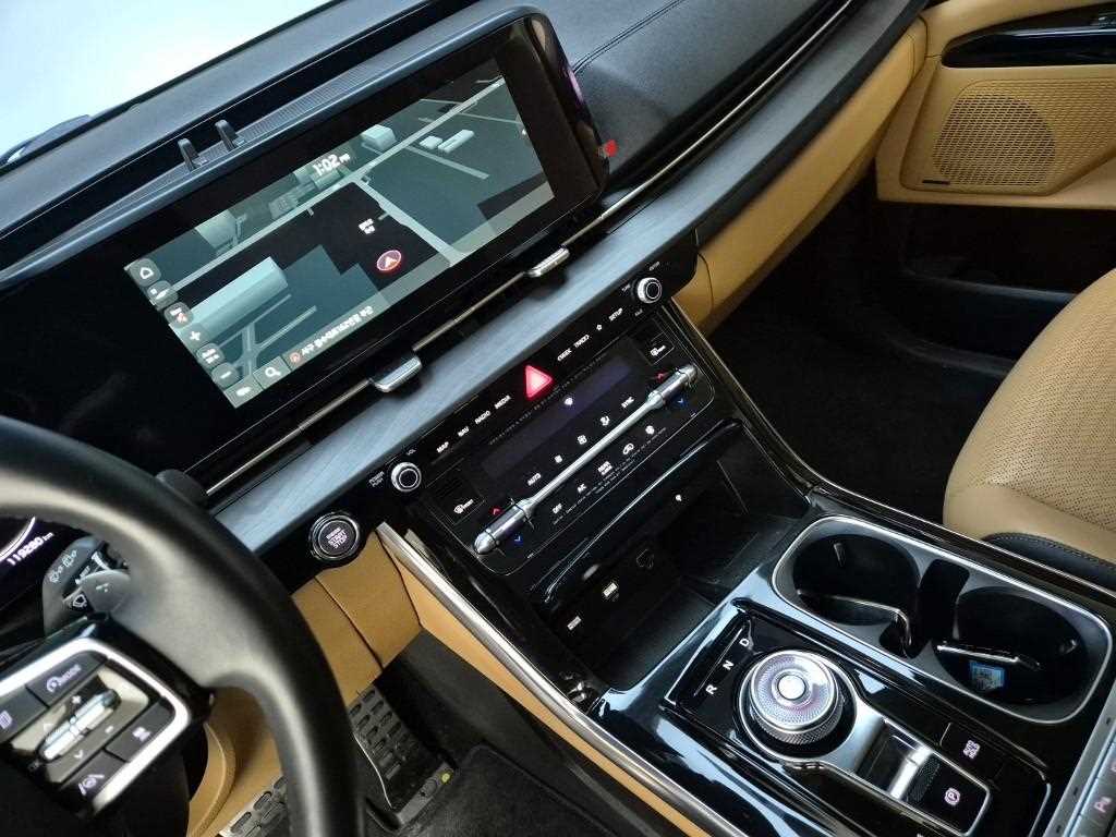 KIA Carnival - Vista 9