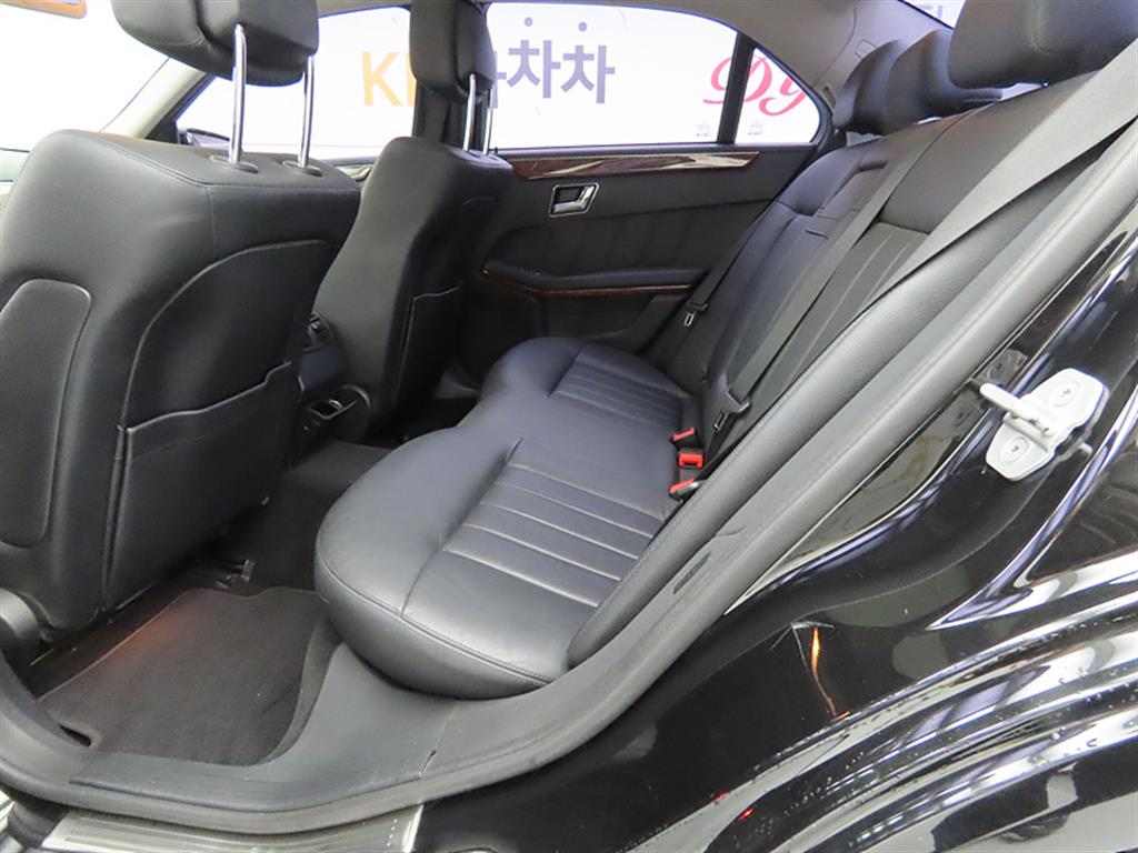 Mercedes Benz E class - Vista 6