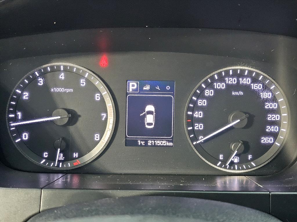 HYUNDAI Sonata - Vista 7