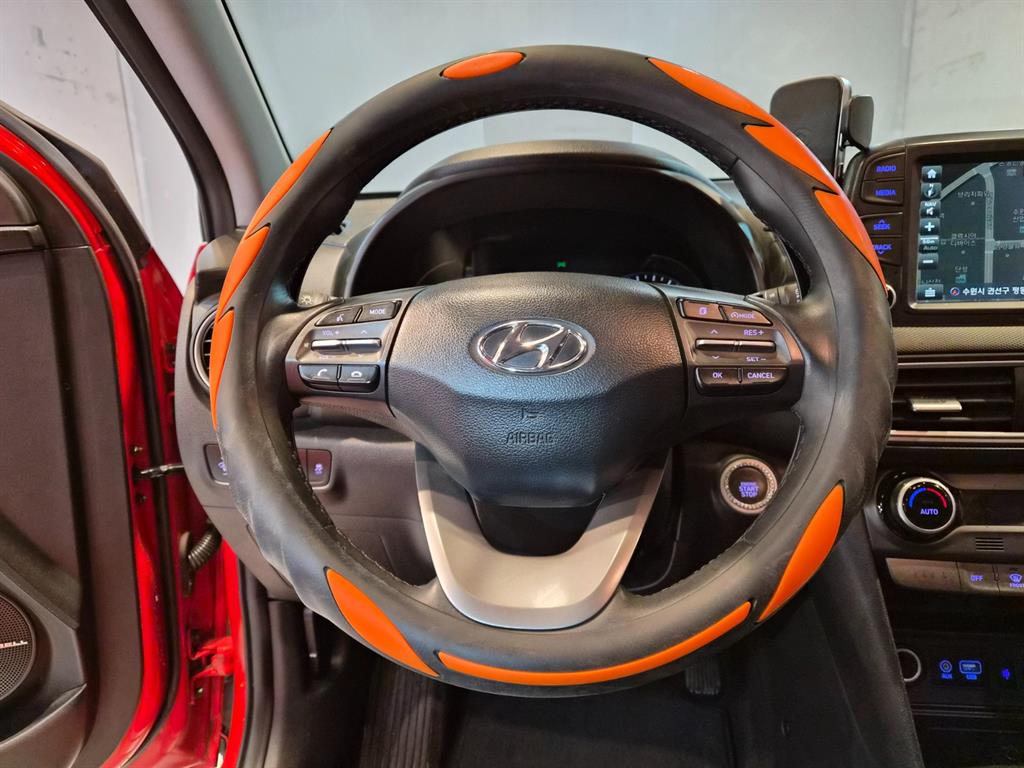 HYUNDAI Kona - Vista 9