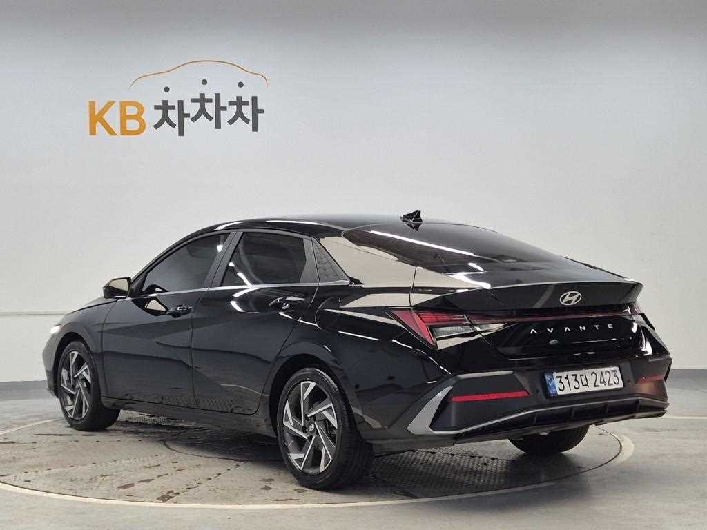 HYUNDAI Avante - Vista 2