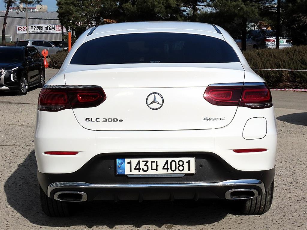 Mercedes Benz GLC Class - Vista 4